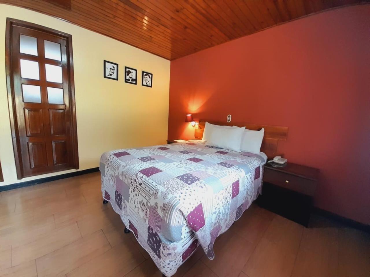 Hotel Y Restaurante Villa Esmeralda Quetzaltenango Dış mekan fotoğraf