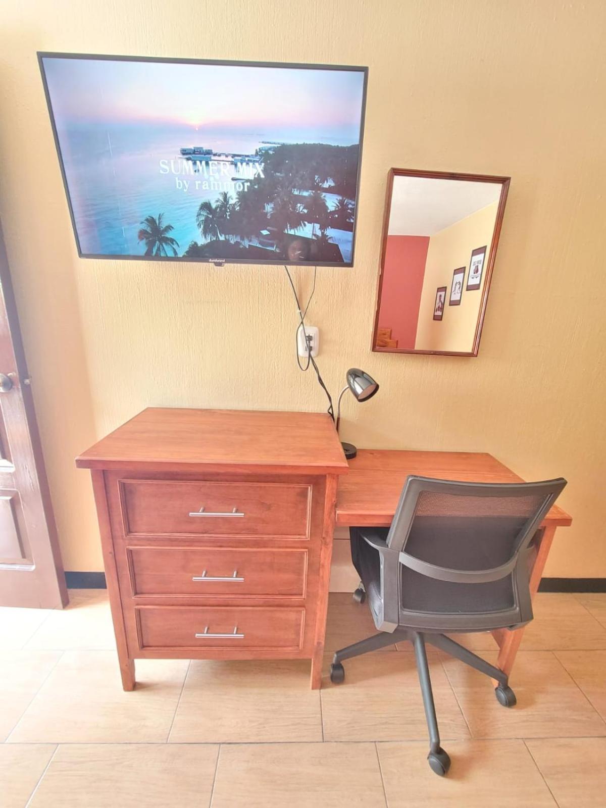 Hotel Y Restaurante Villa Esmeralda Quetzaltenango Dış mekan fotoğraf